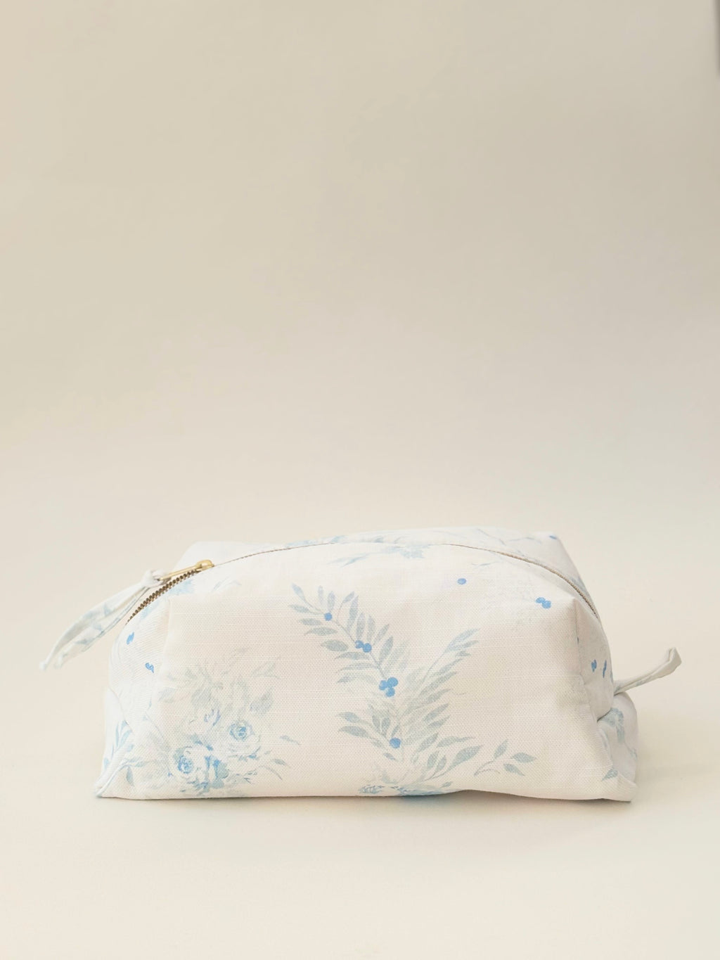 Make-Up Bag in Aimée Bleu