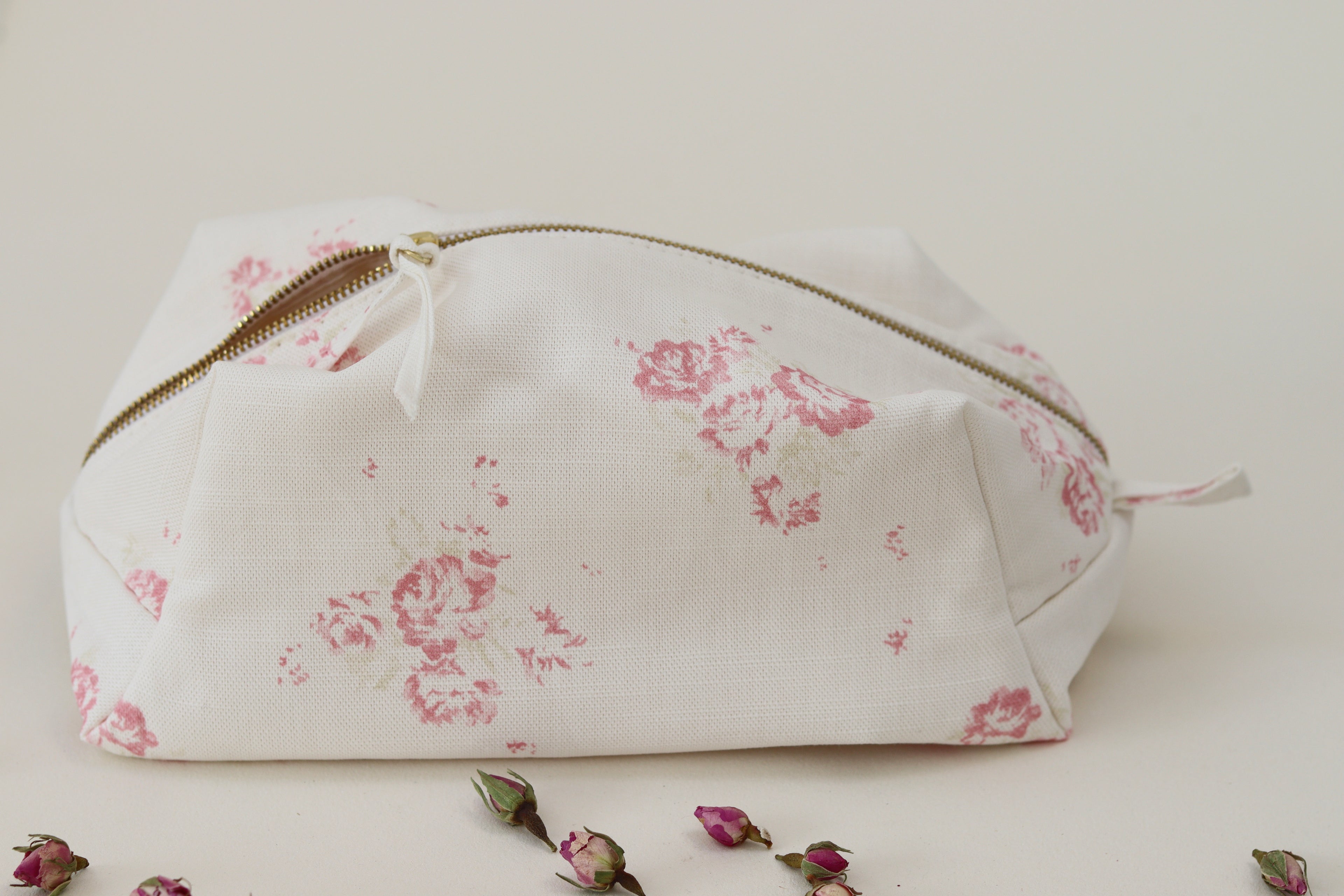 Make-Up Bag in Antique Rose