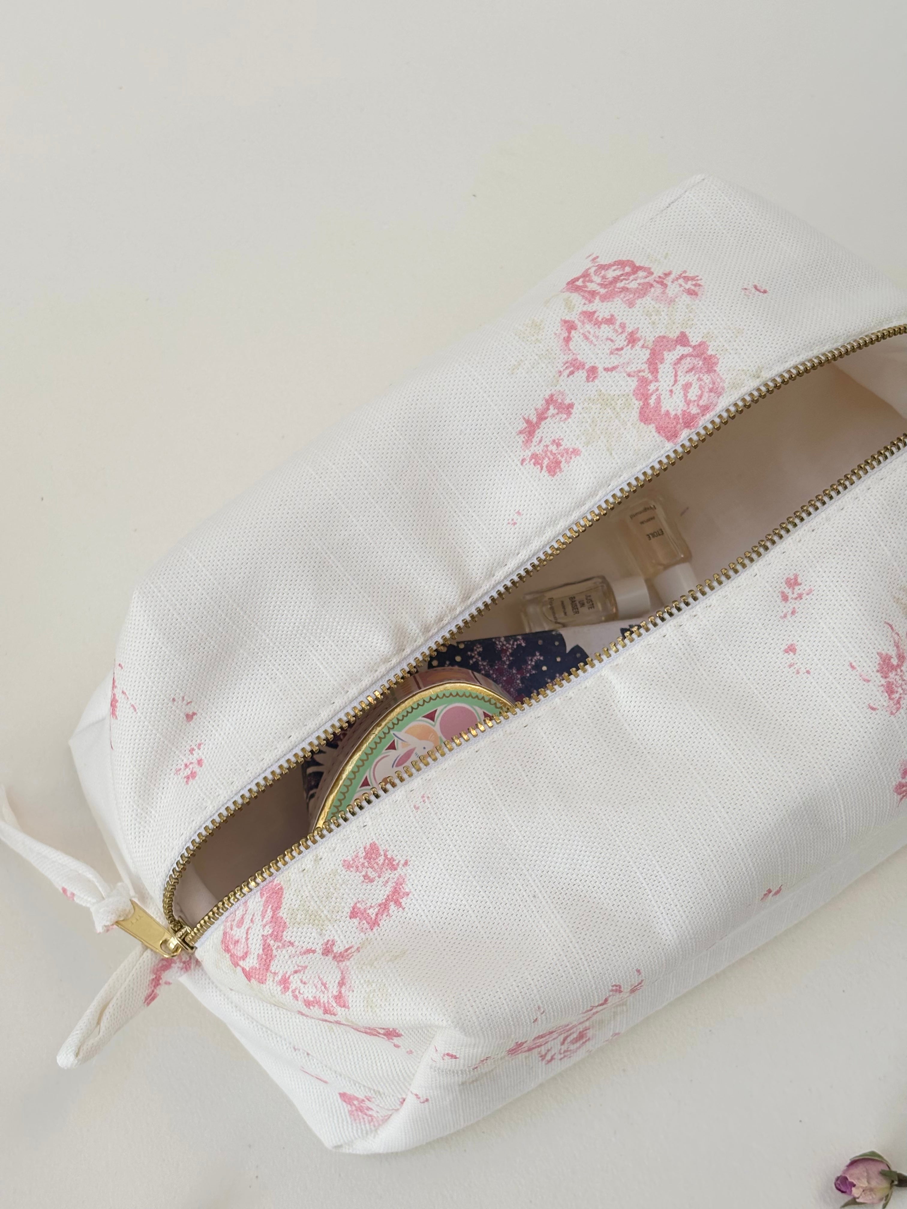 Make-Up Bag in Antique Rose