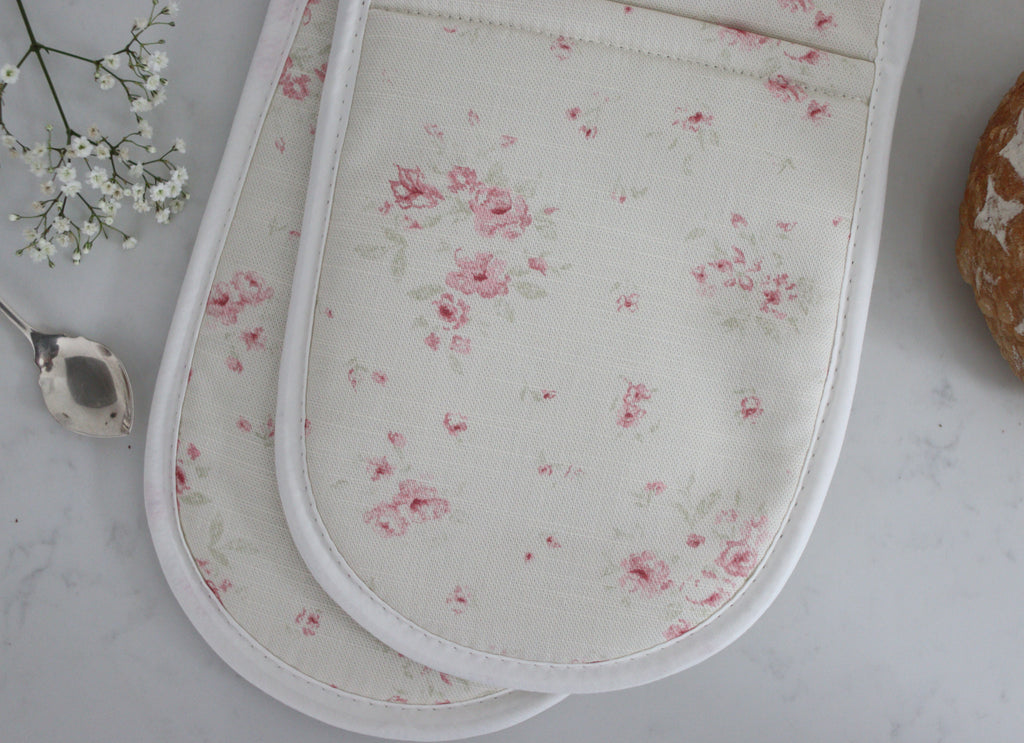 Oven Gloves in Fleurette