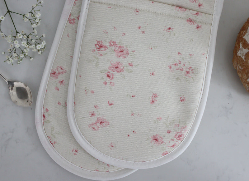 Oven Gloves in Fleurette