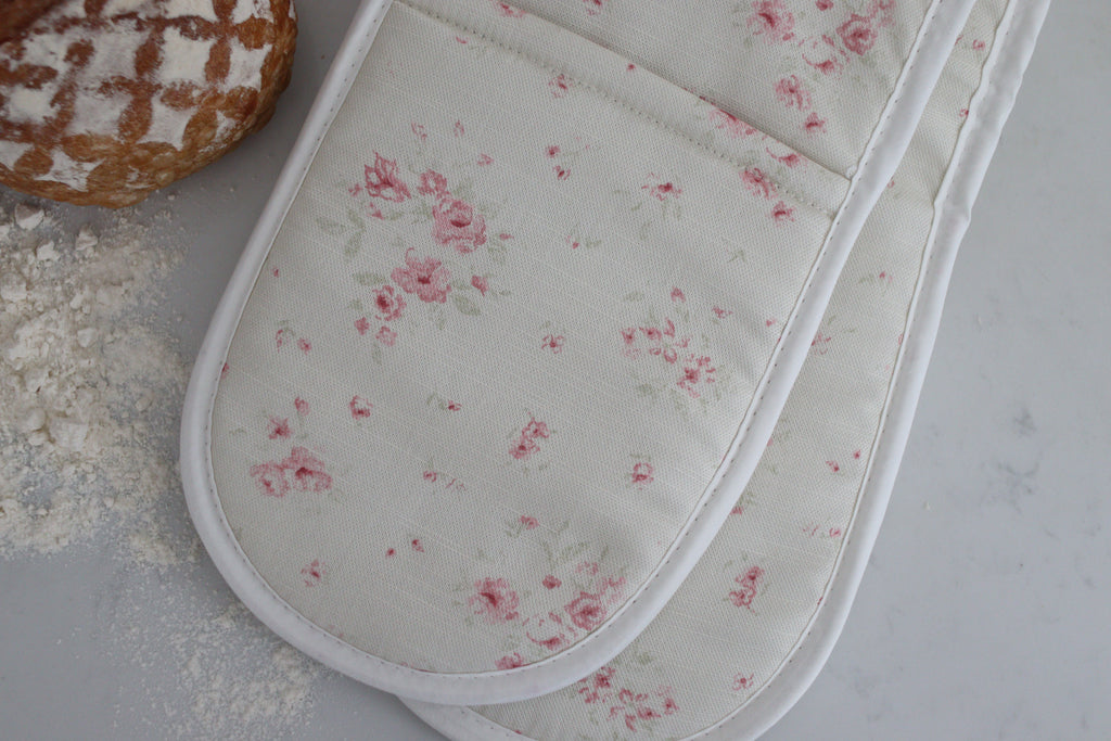 Oven Gloves in Fleurette