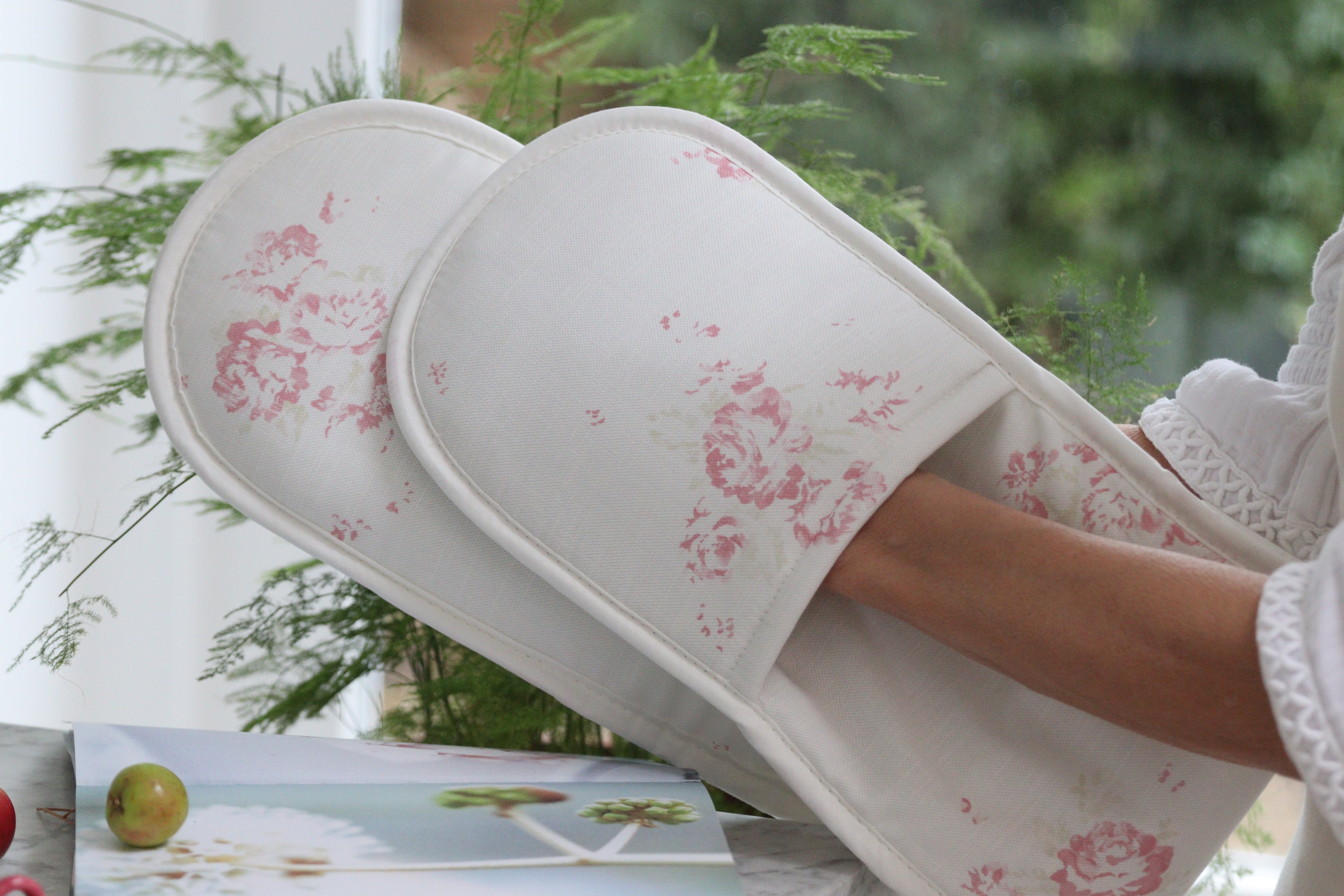 Oven Gloves in Antique Rose